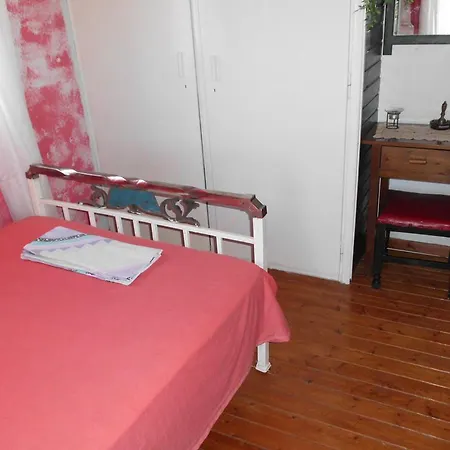 Apartment Tom's House Skriperon