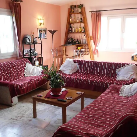 Tom's House Апартаменты *