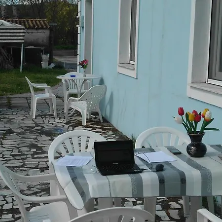 Tom's House Апартаменты