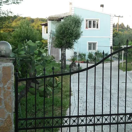 Tom's House Апартаменты Skriperon