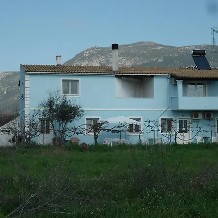 Tom's House Апартаменты Skriperon