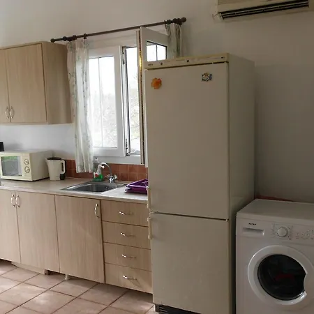 Tom's House Апартаменты Skriperon