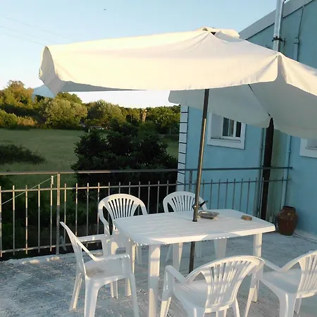 Tom's House Apartamento Skriperon